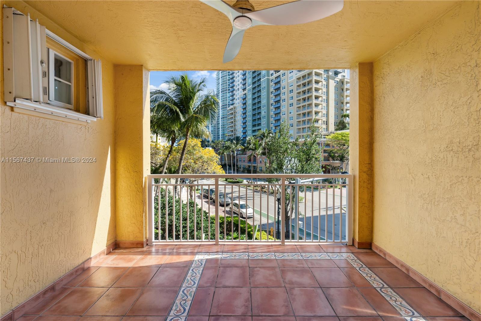 151 Michigan Ave # 522