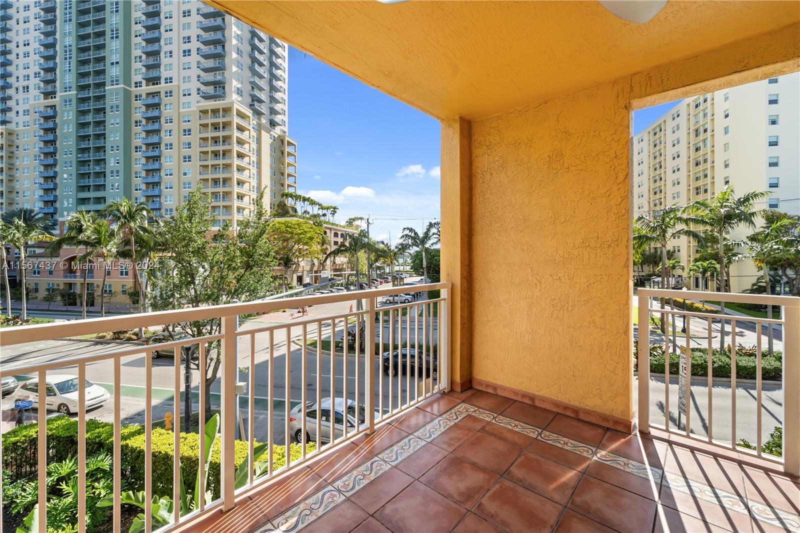 151 Michigan Ave # 522