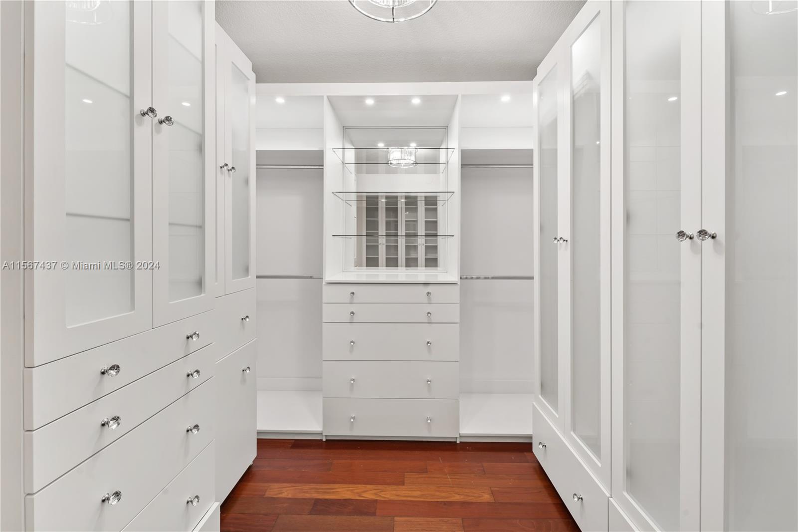 151 Michigan Ave # 522