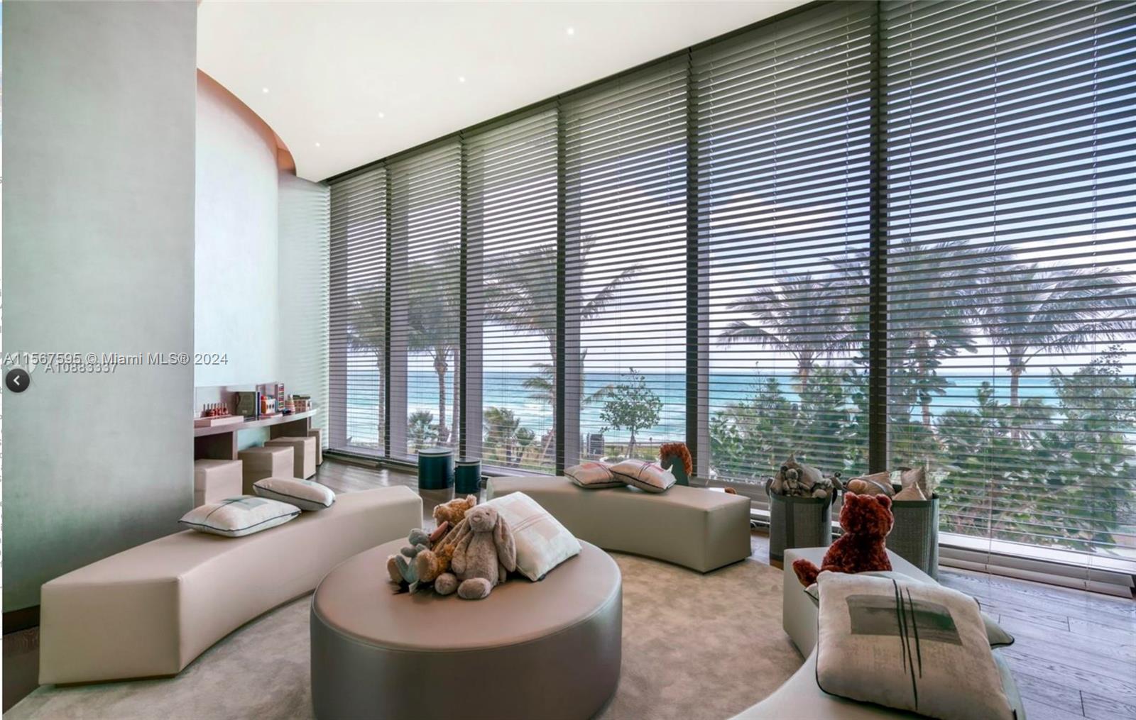 18975 Collins Ave # 503