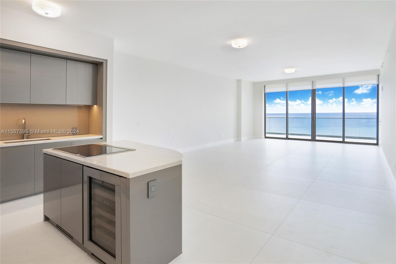 18975 Collins Ave # 503