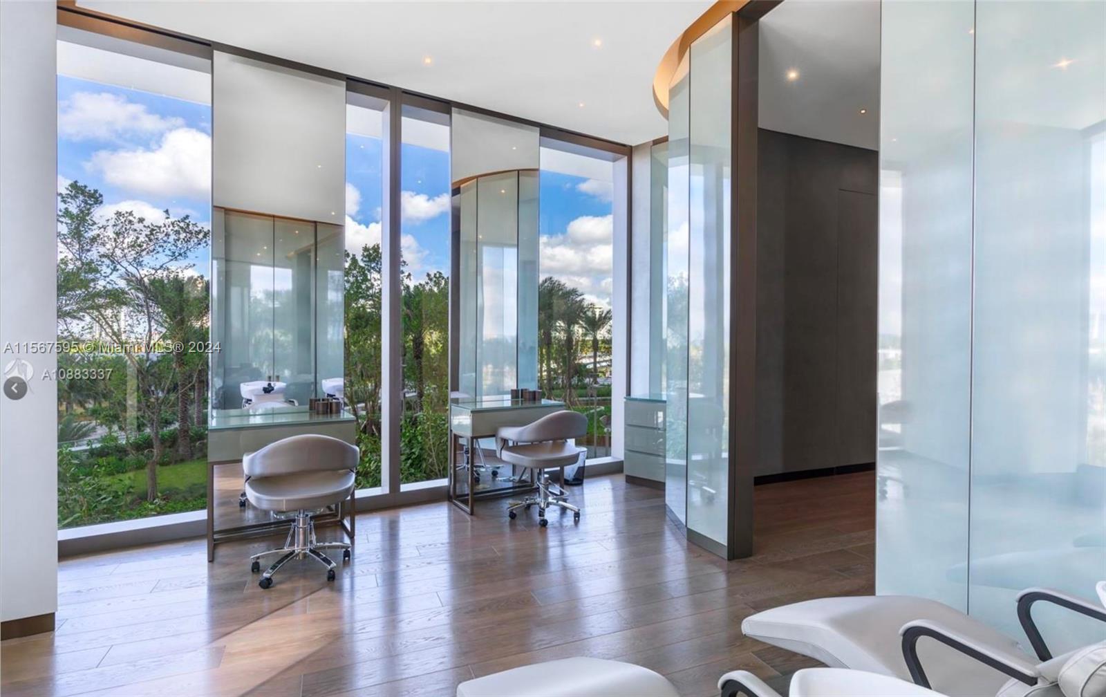 18975 Collins Ave # 503