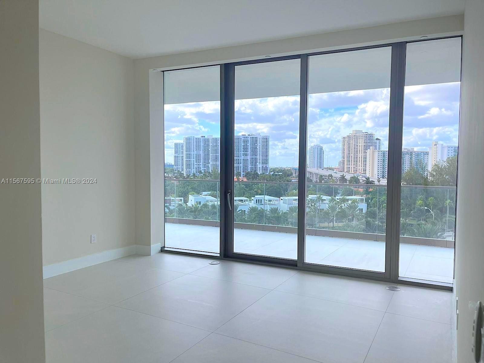 18975 Collins Ave # 503