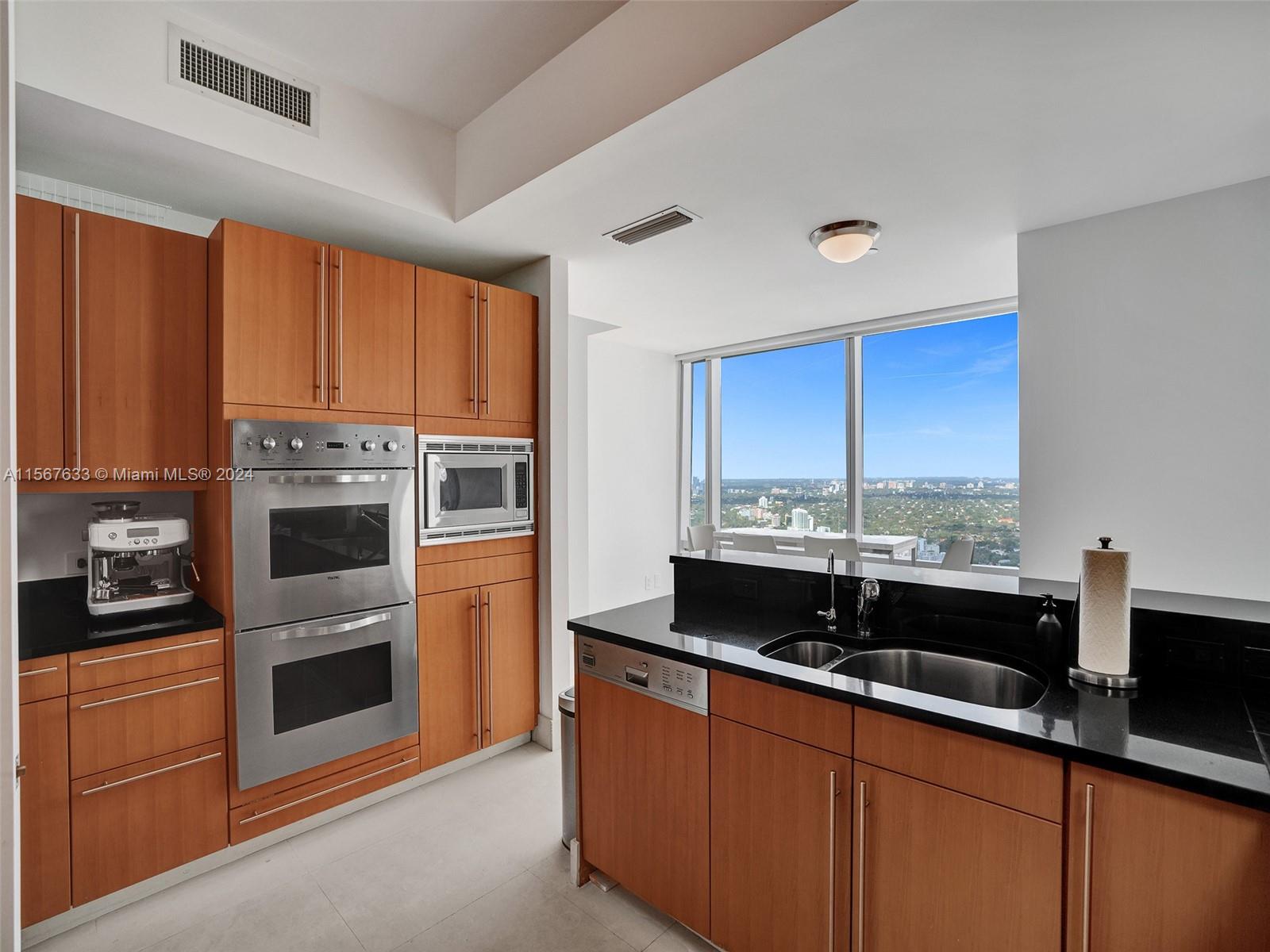 1425 Brickell Ave # 49B
