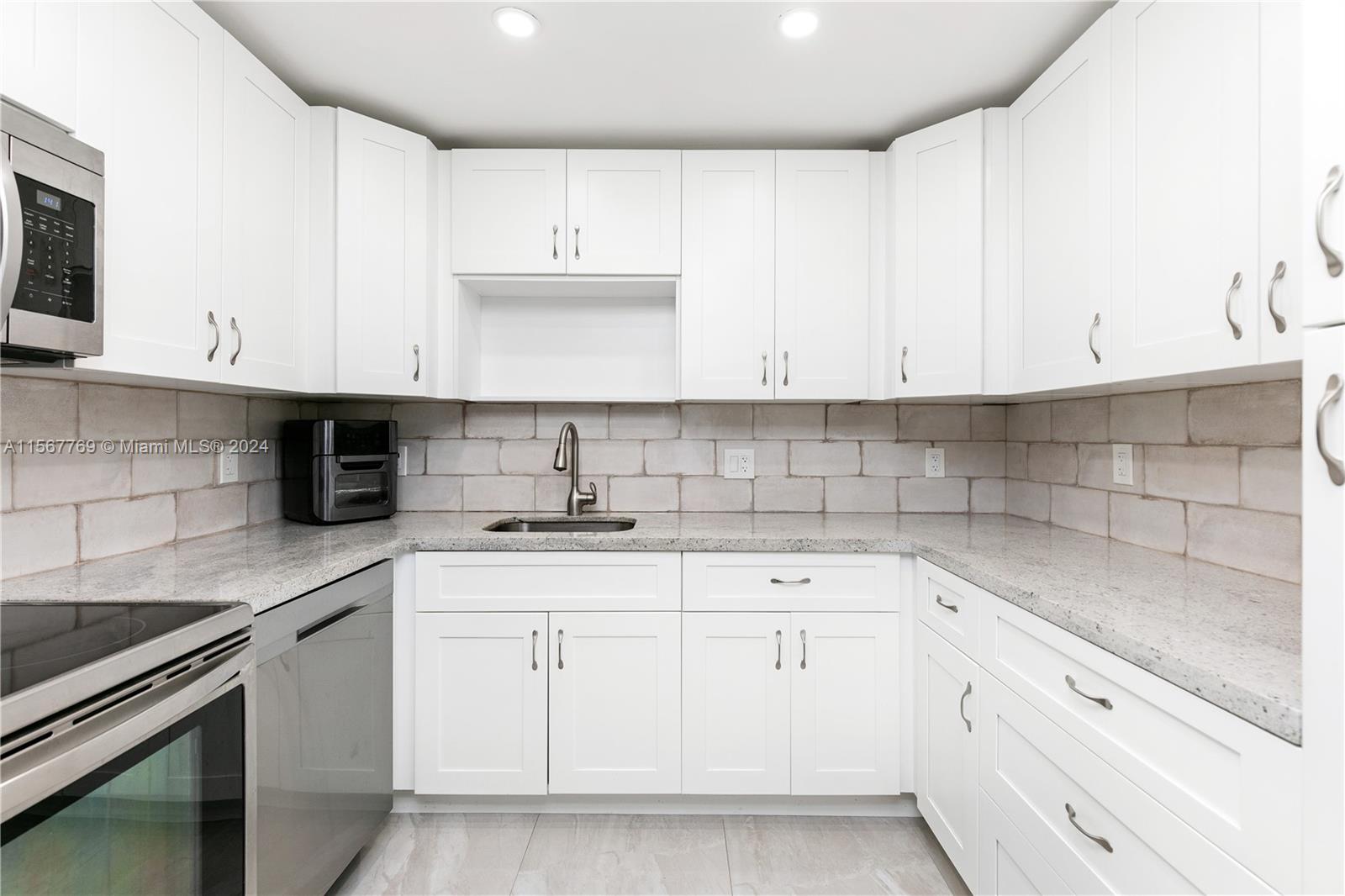 1500 S Ocean Dr # 16H