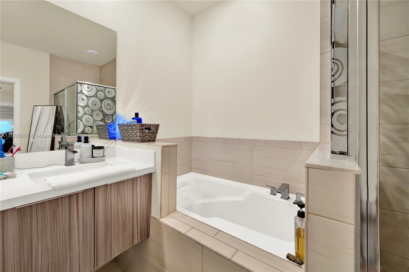 10561 NW 81st St # 10561