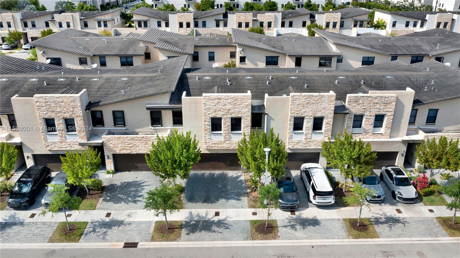 10561 NW 81st St # 10561