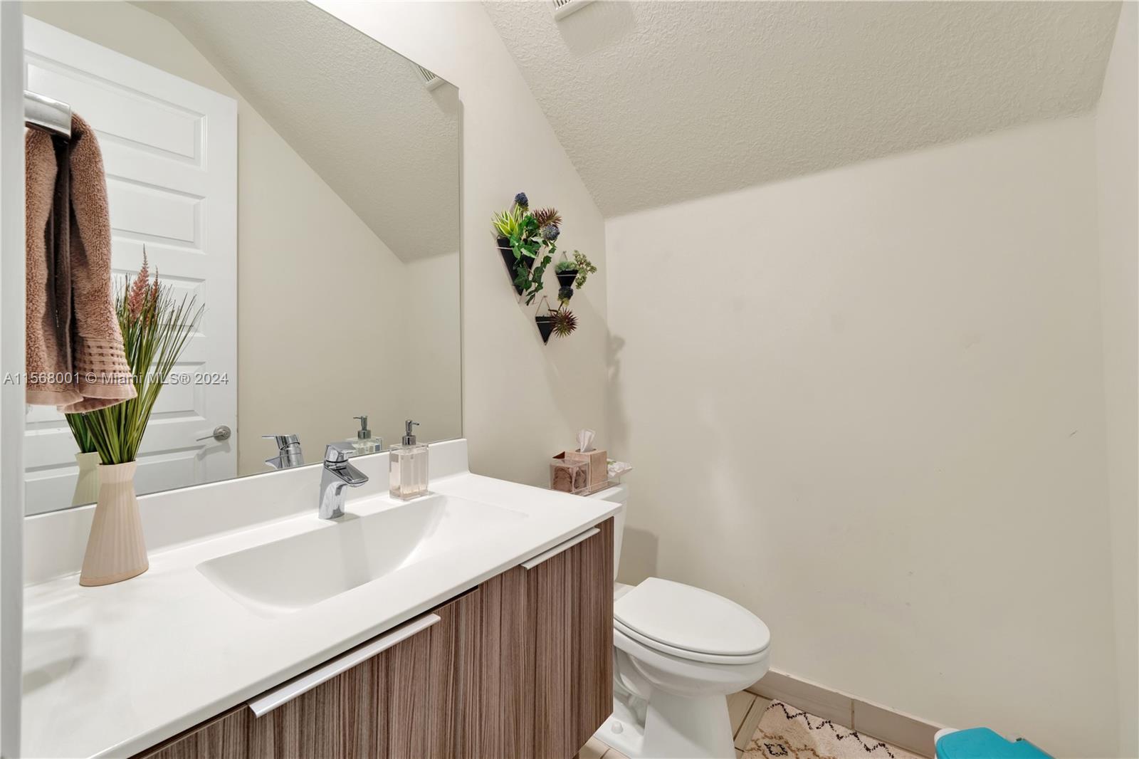 10561 NW 81st St # 10561