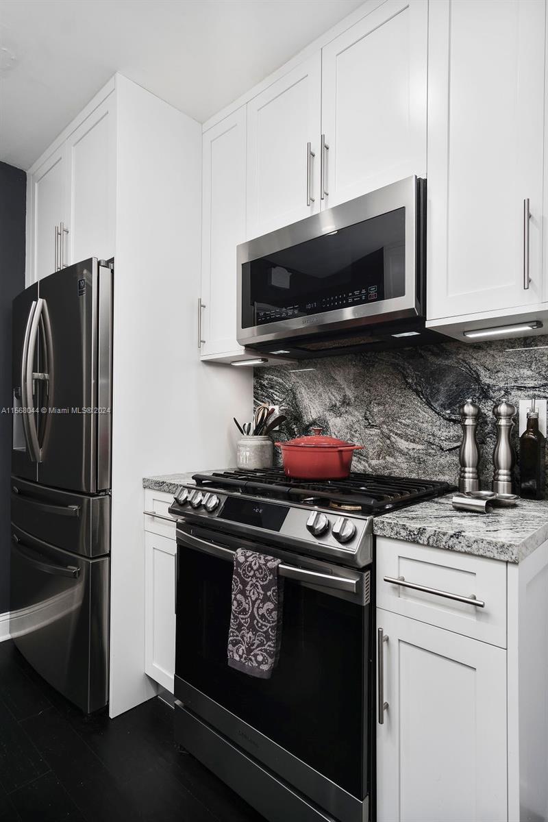 102 NE 107th St