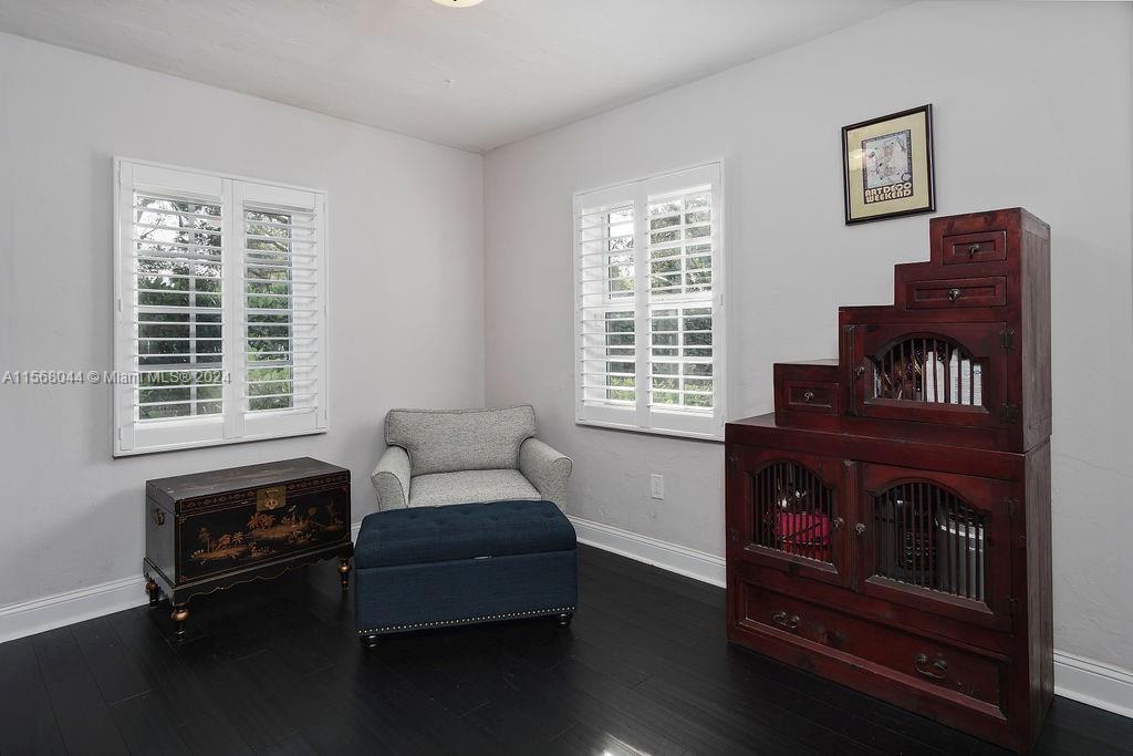 102 NE 107th St