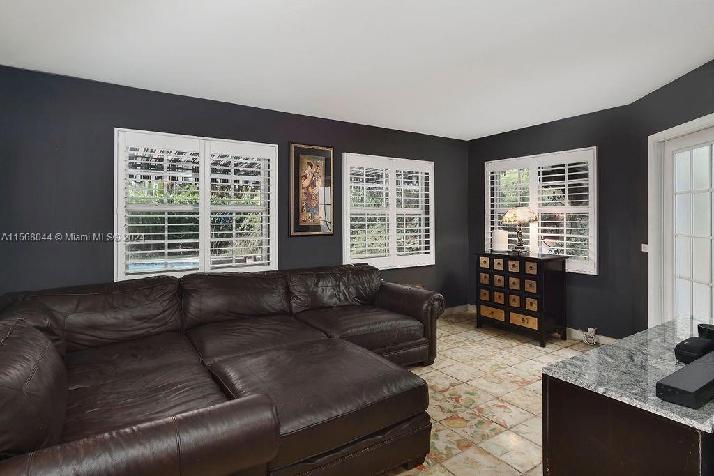 102 NE 107th St