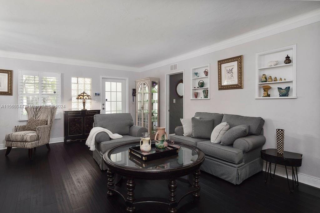 102 NE 107th St