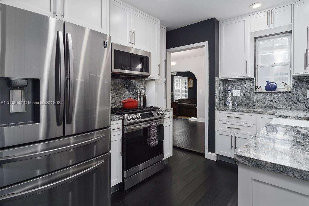 102 NE 107th St