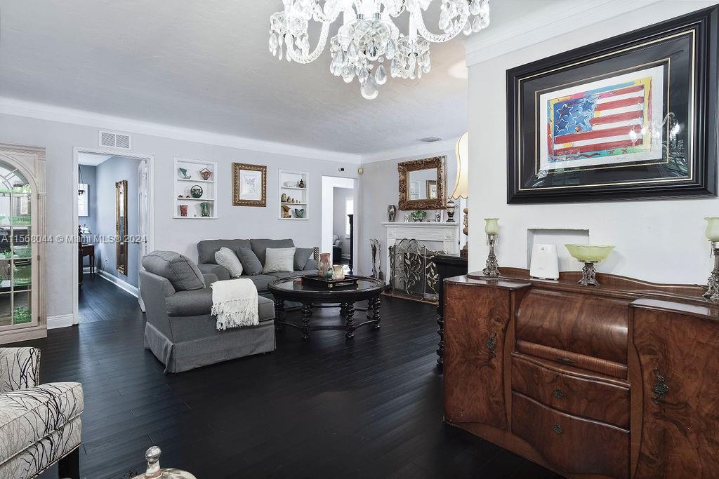 102 NE 107th St