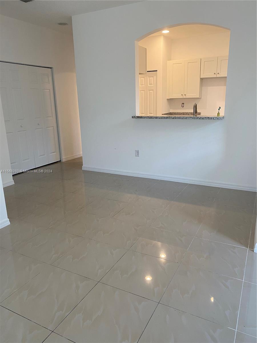 987 NE 42nd Ter