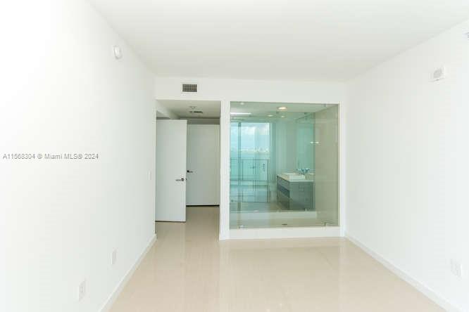460 NE 28th St # 3602