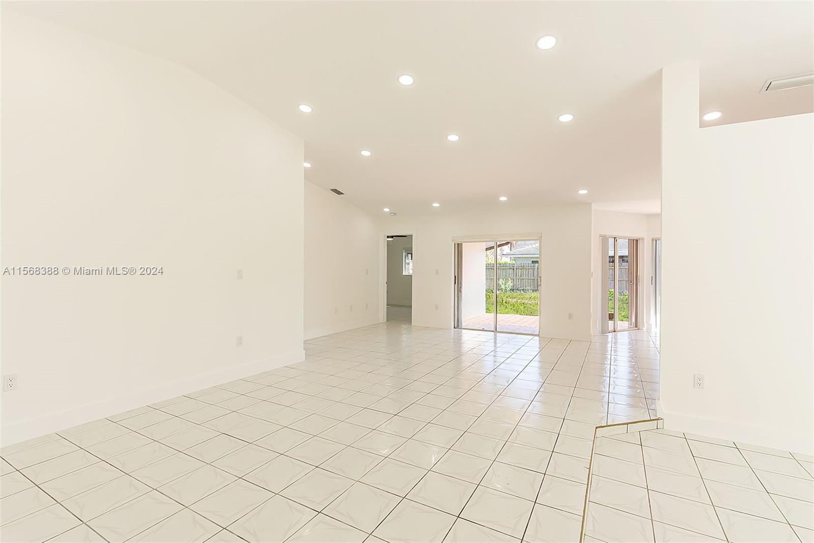 15881 SW 139th Ave