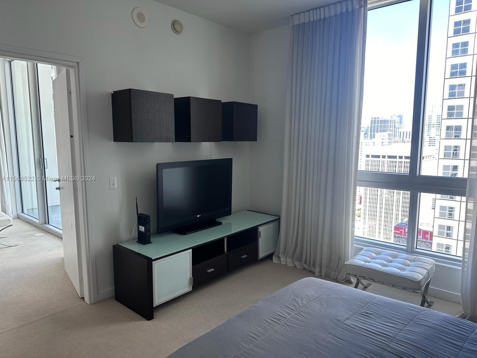 300 S Biscayne Blvd # 3703 Unit: T-3703