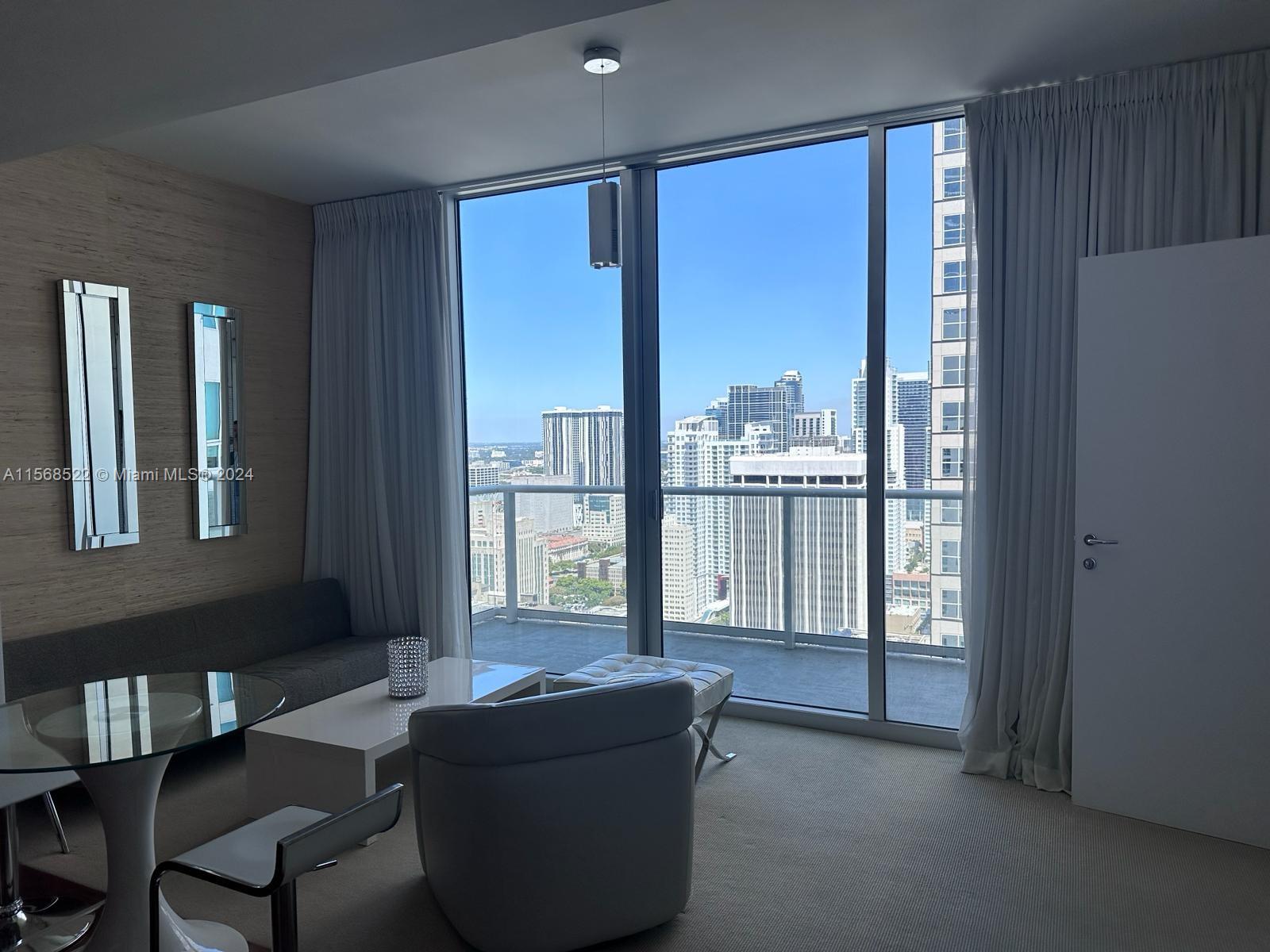 300 S Biscayne Blvd # 3703 Unit: T-3703