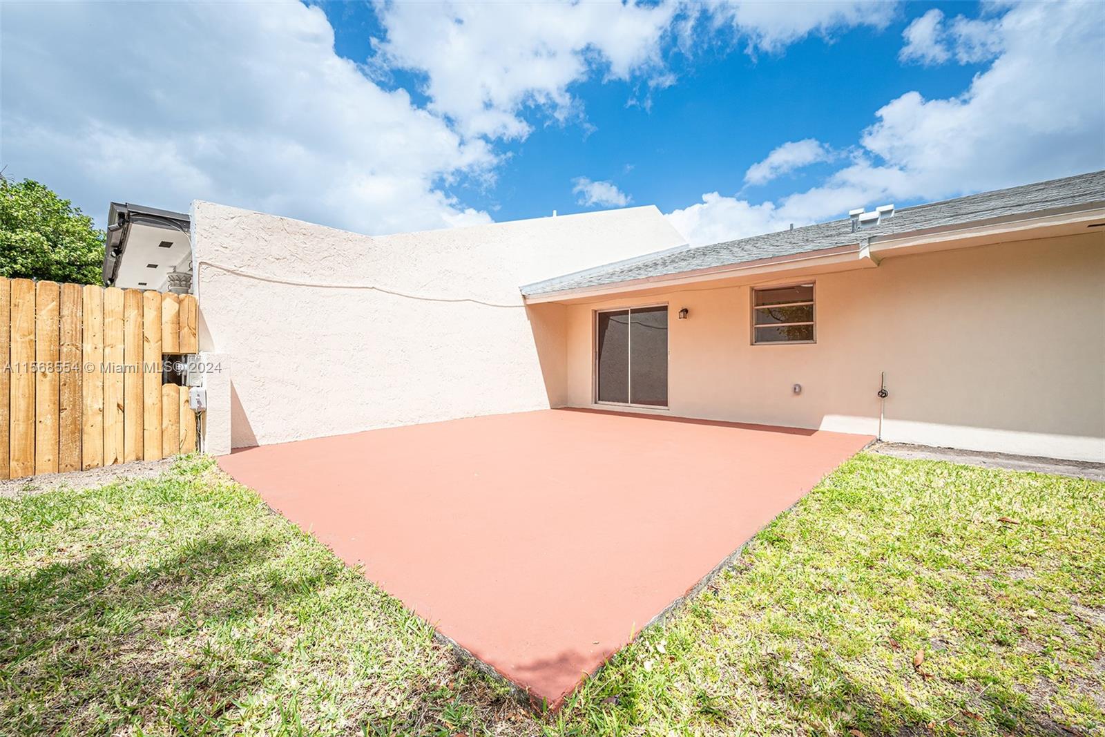 14 NW 108th Pl