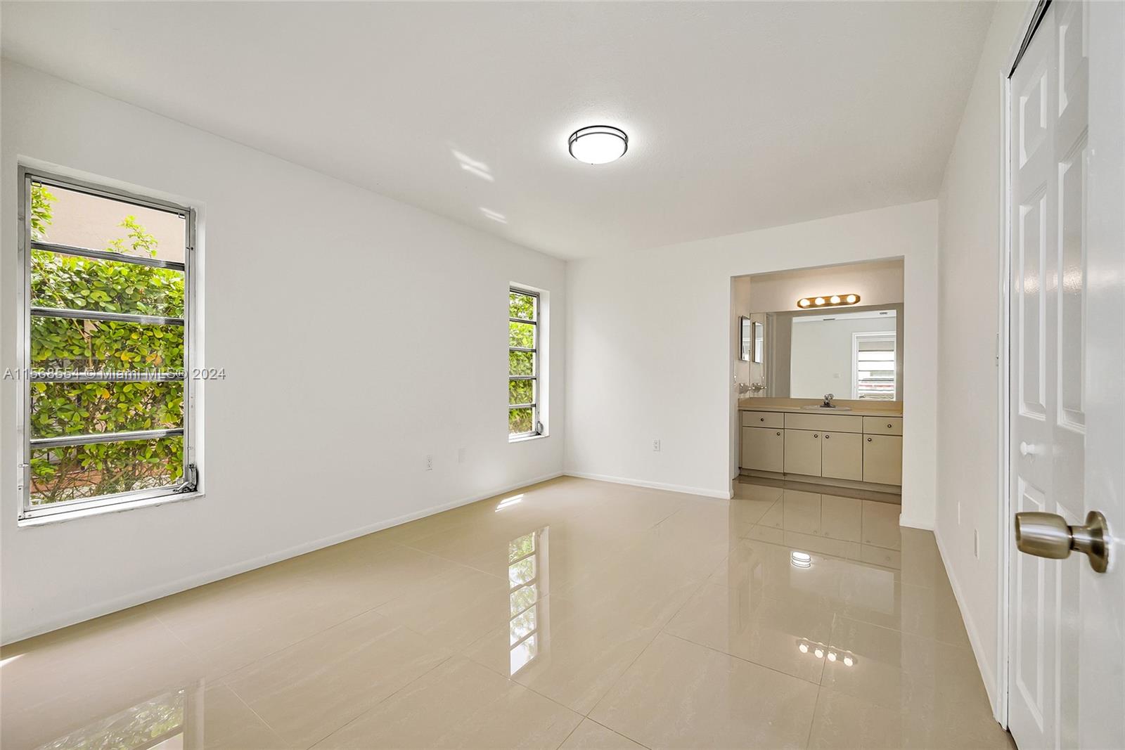 14 NW 108th Pl