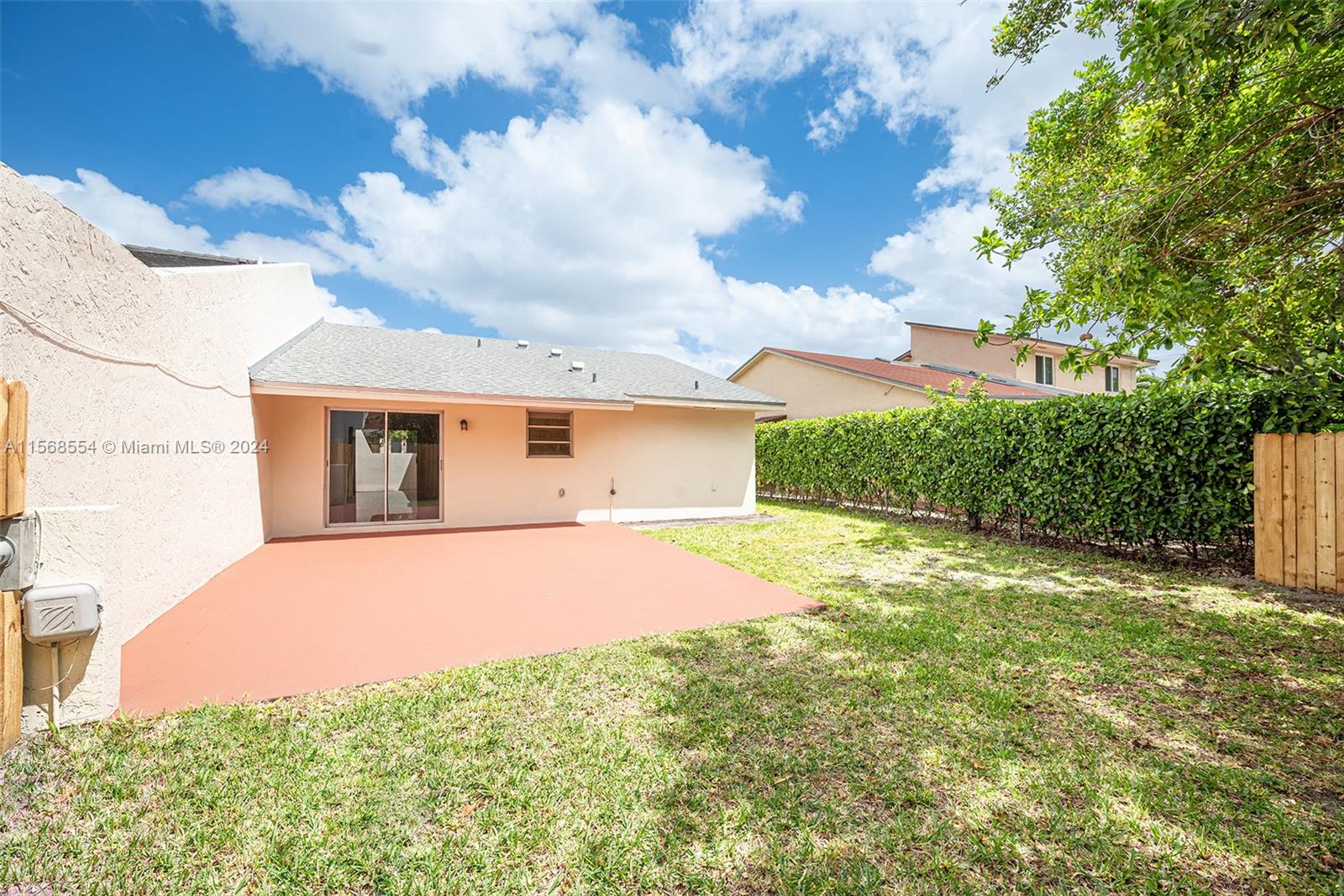 14 NW 108th Pl