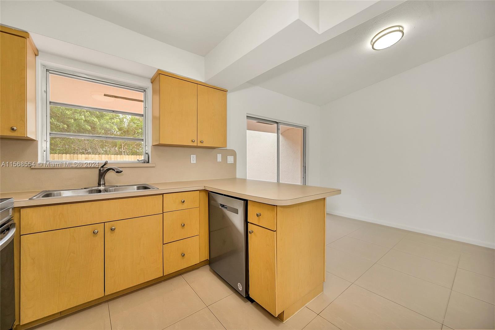 14 NW 108th Pl