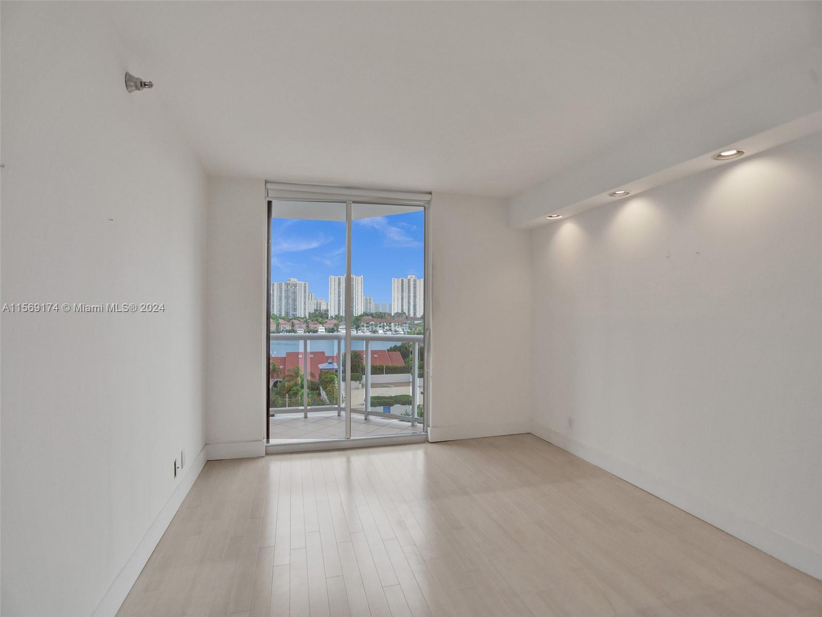 3640 Yacht Club Dr # 606