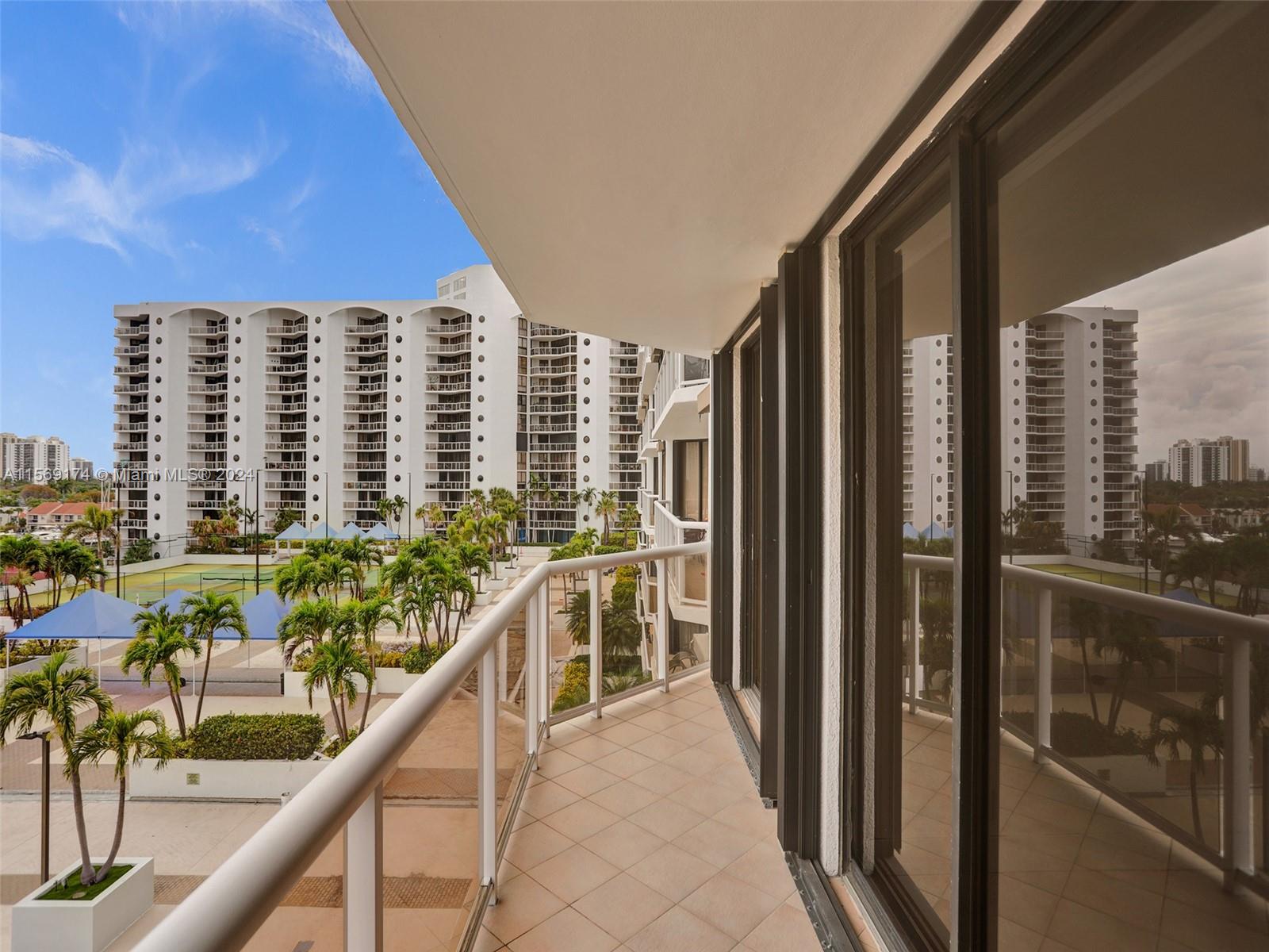 3640 Yacht Club Dr # 606