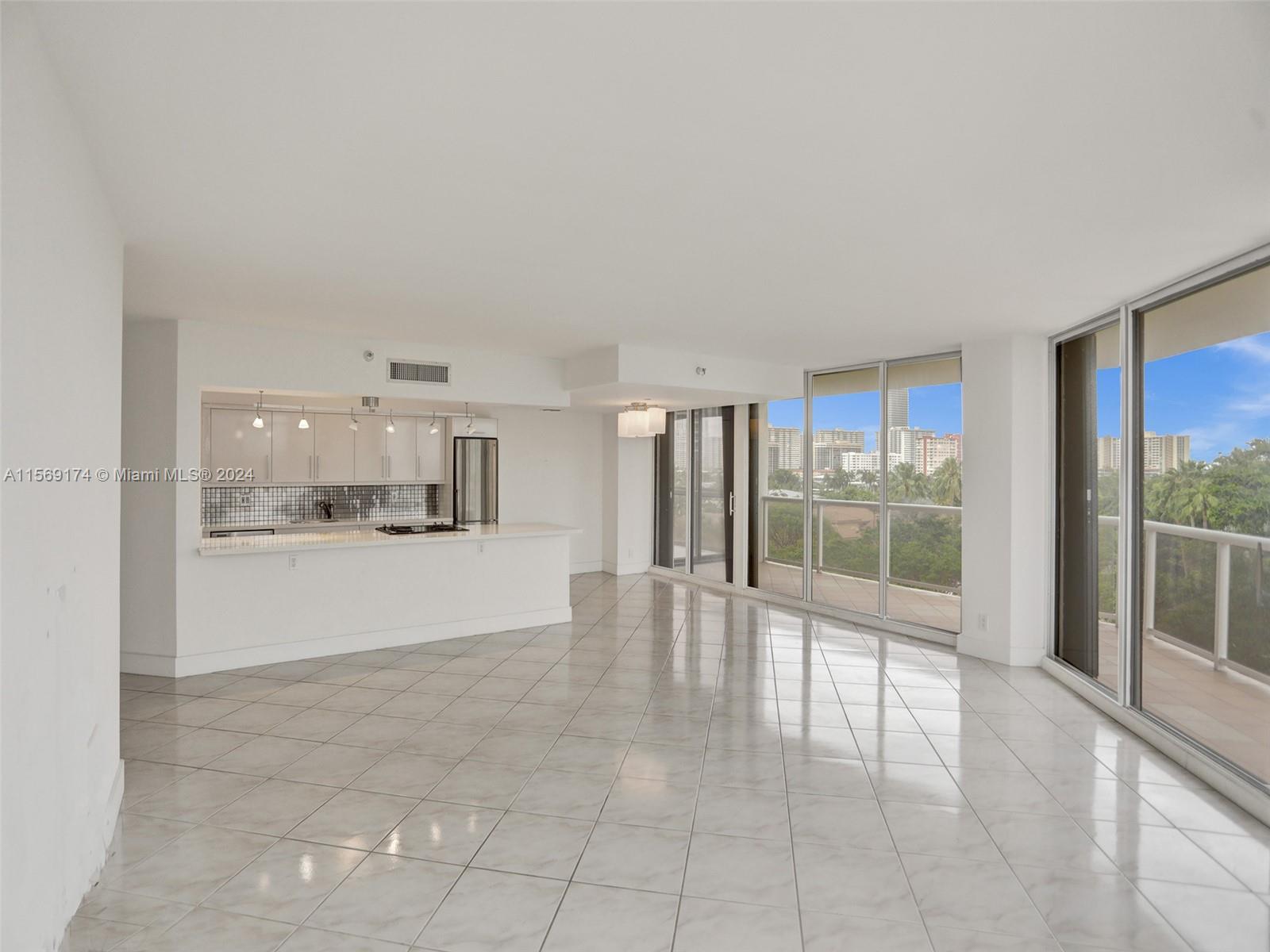 3640 Yacht Club Dr # 606