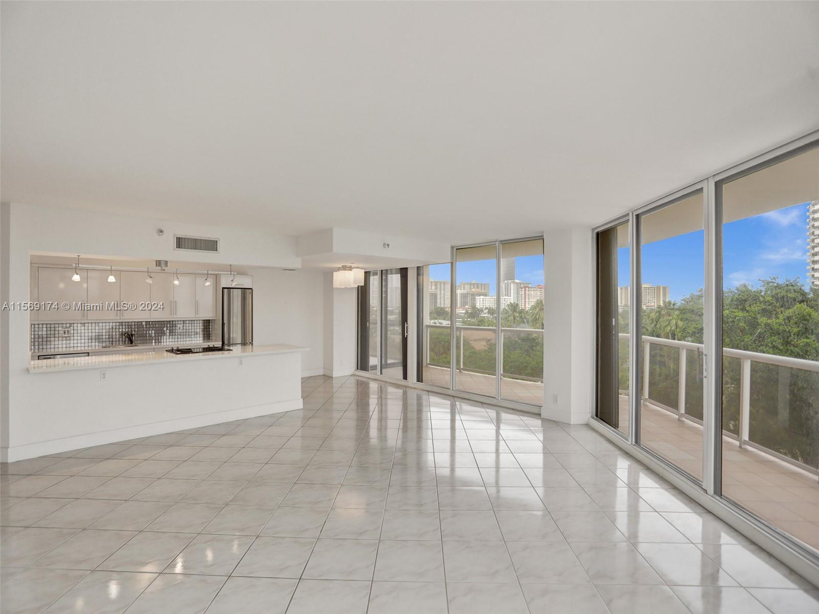 3640 Yacht Club Dr # 606