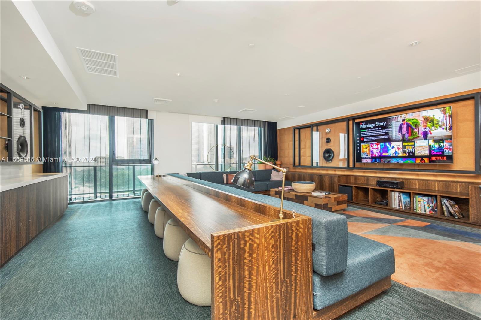 121 NE 34th St # L206