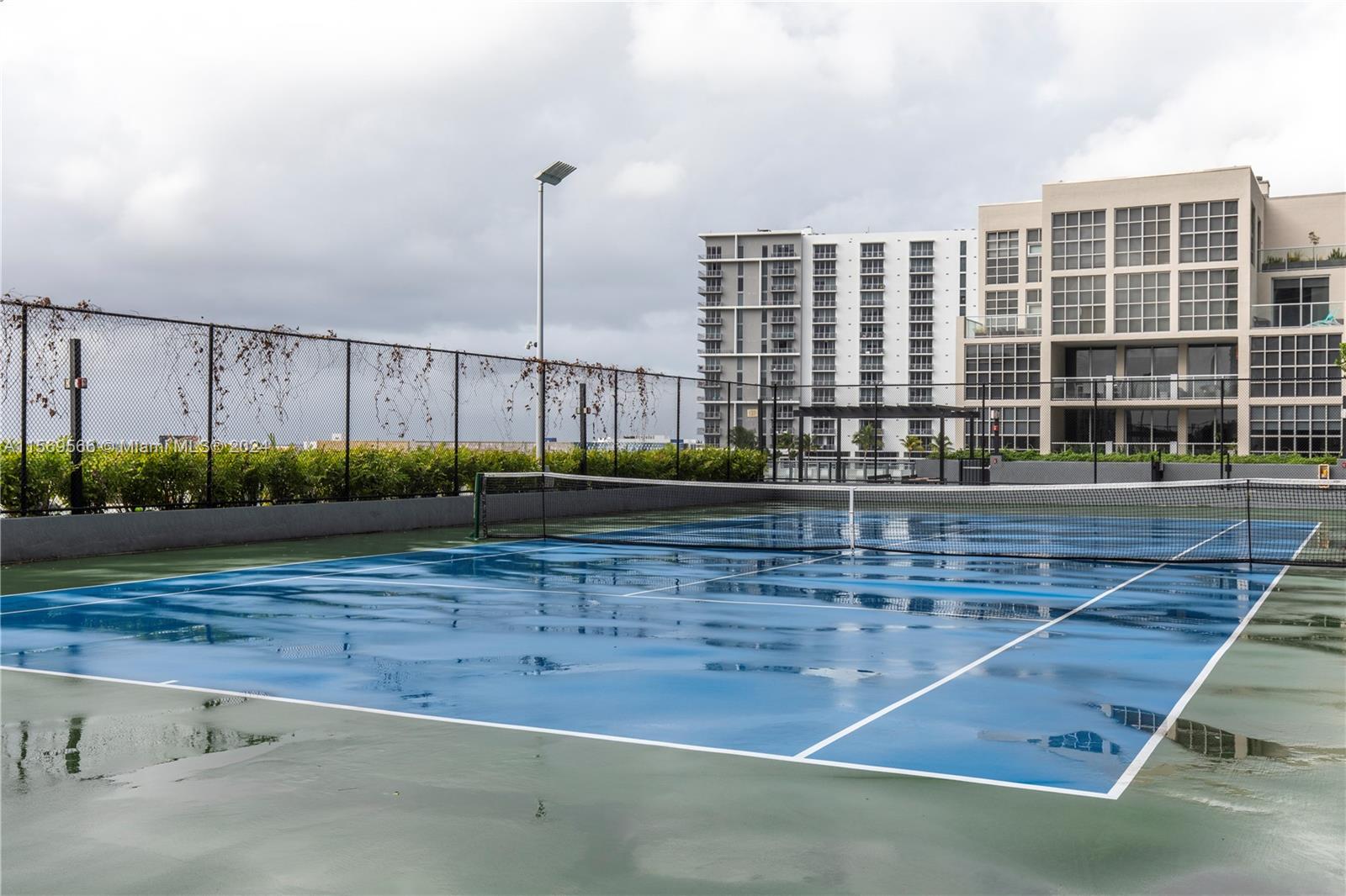 121 NE 34th St # L206