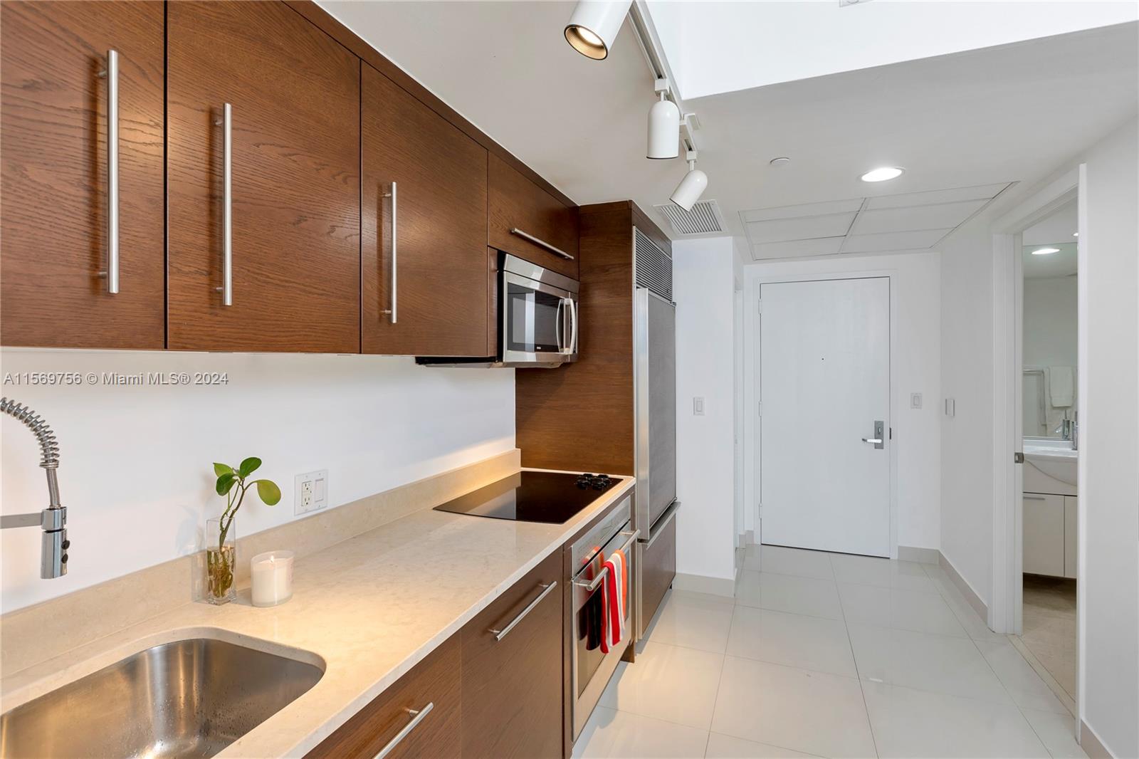 475 Brickell Ave # 1010