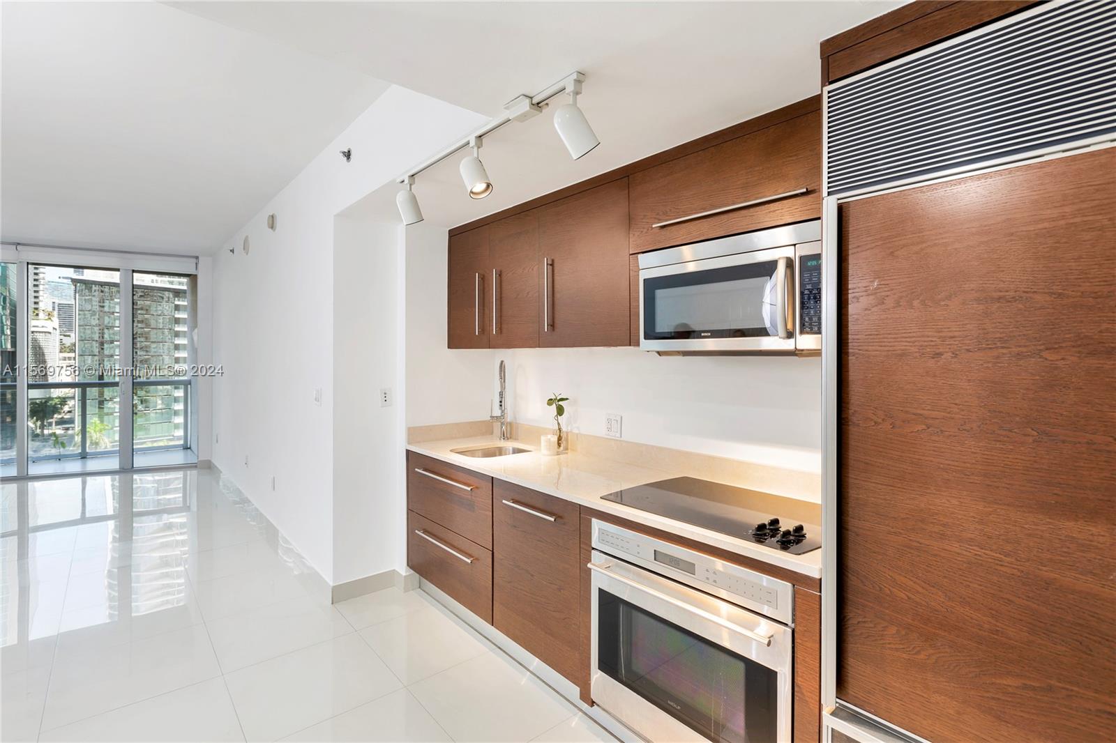 475 Brickell Ave # 1010