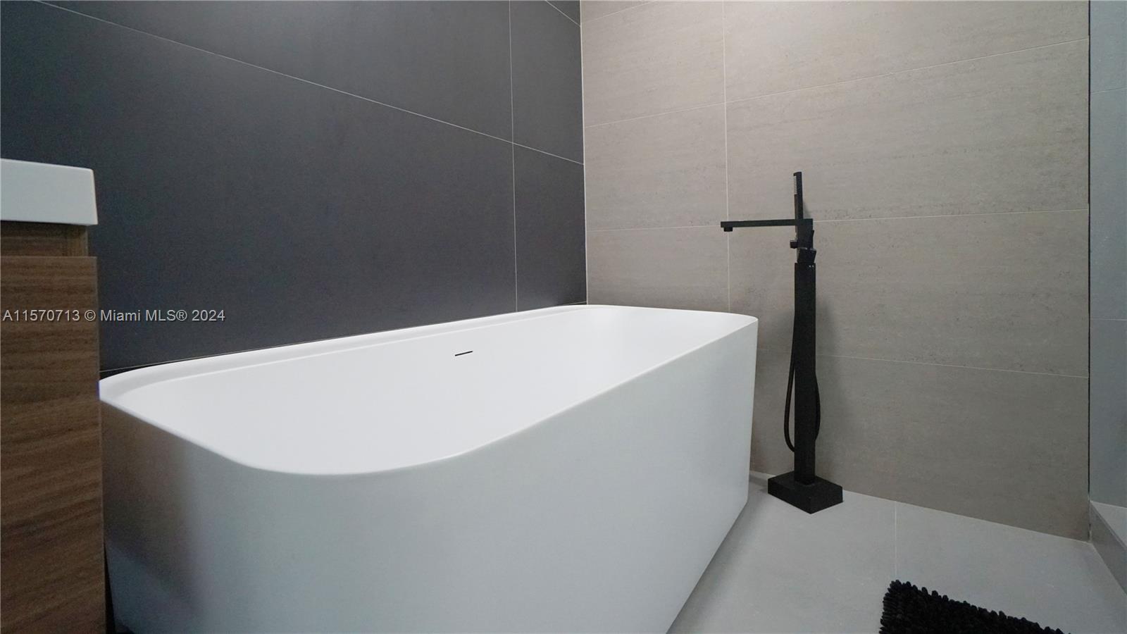 7918 Harbor Island Dr # 112