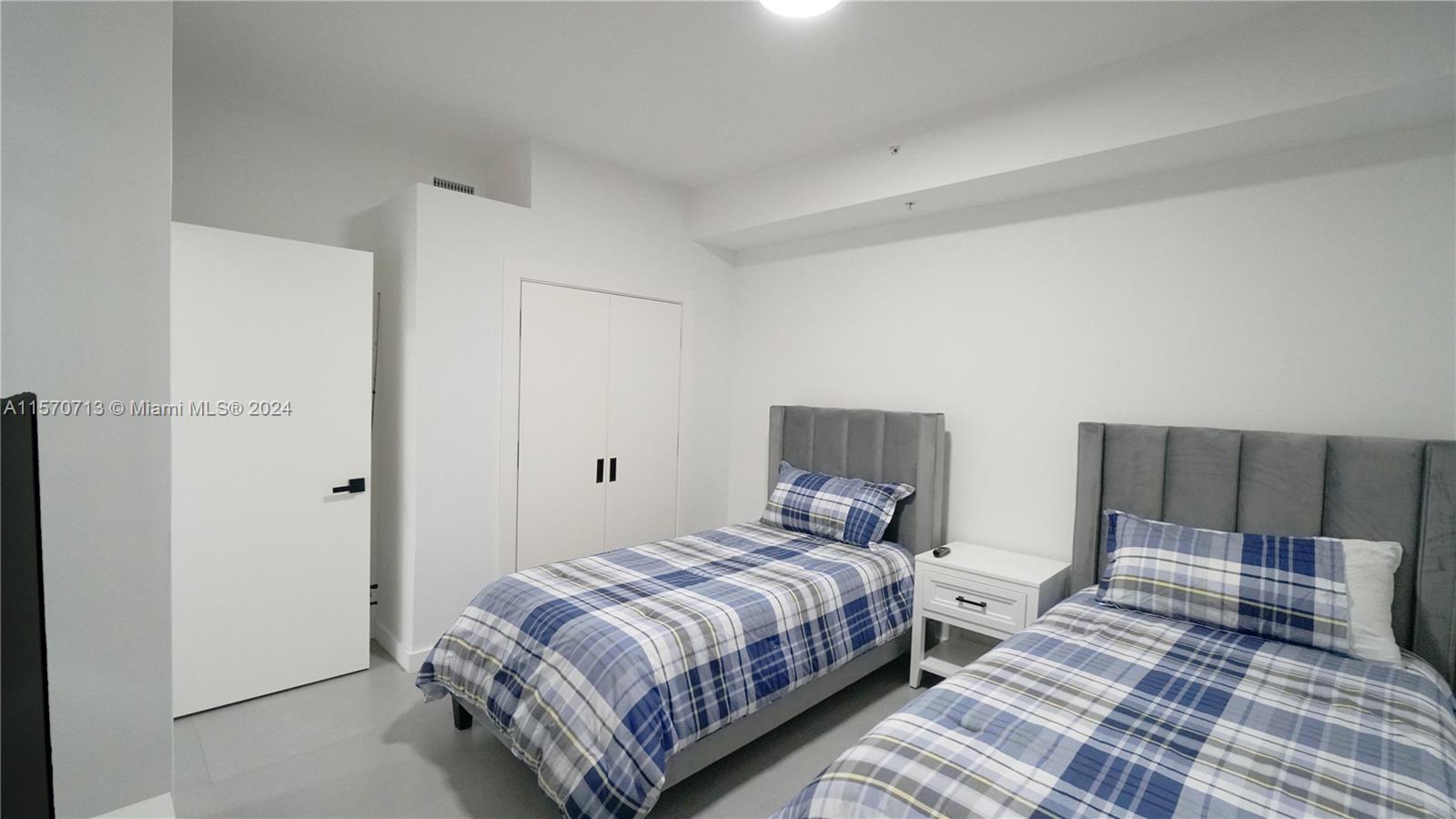 7918 Harbor Island Dr # 112