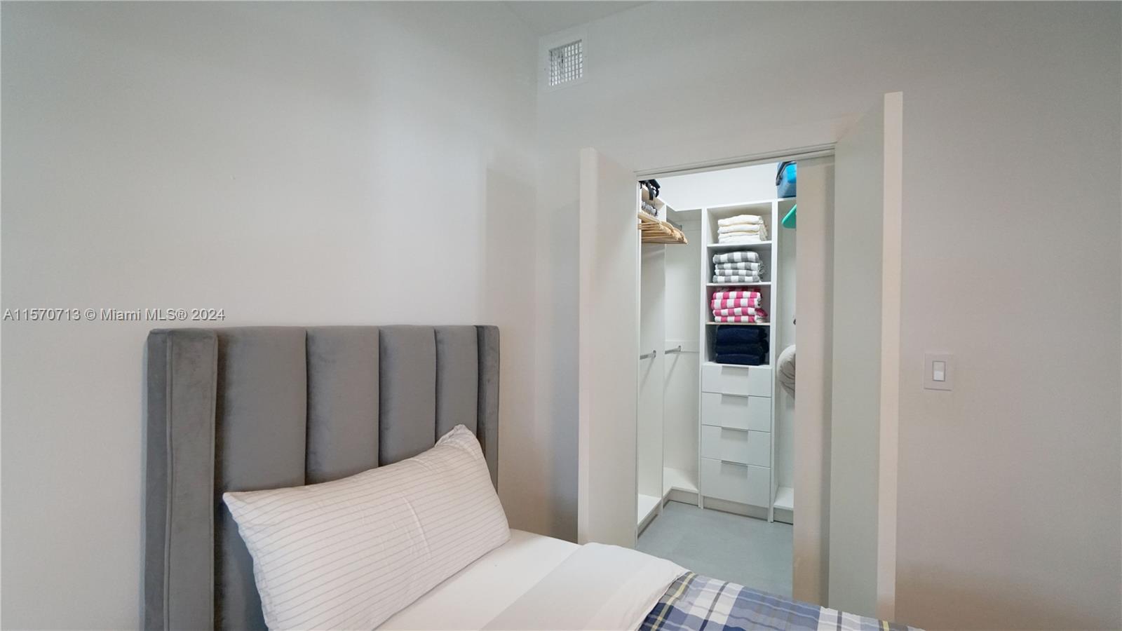 7918 Harbor Island Dr # 112