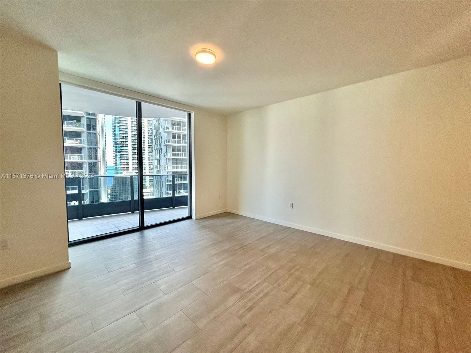 1000 Brickell Plz # 2805