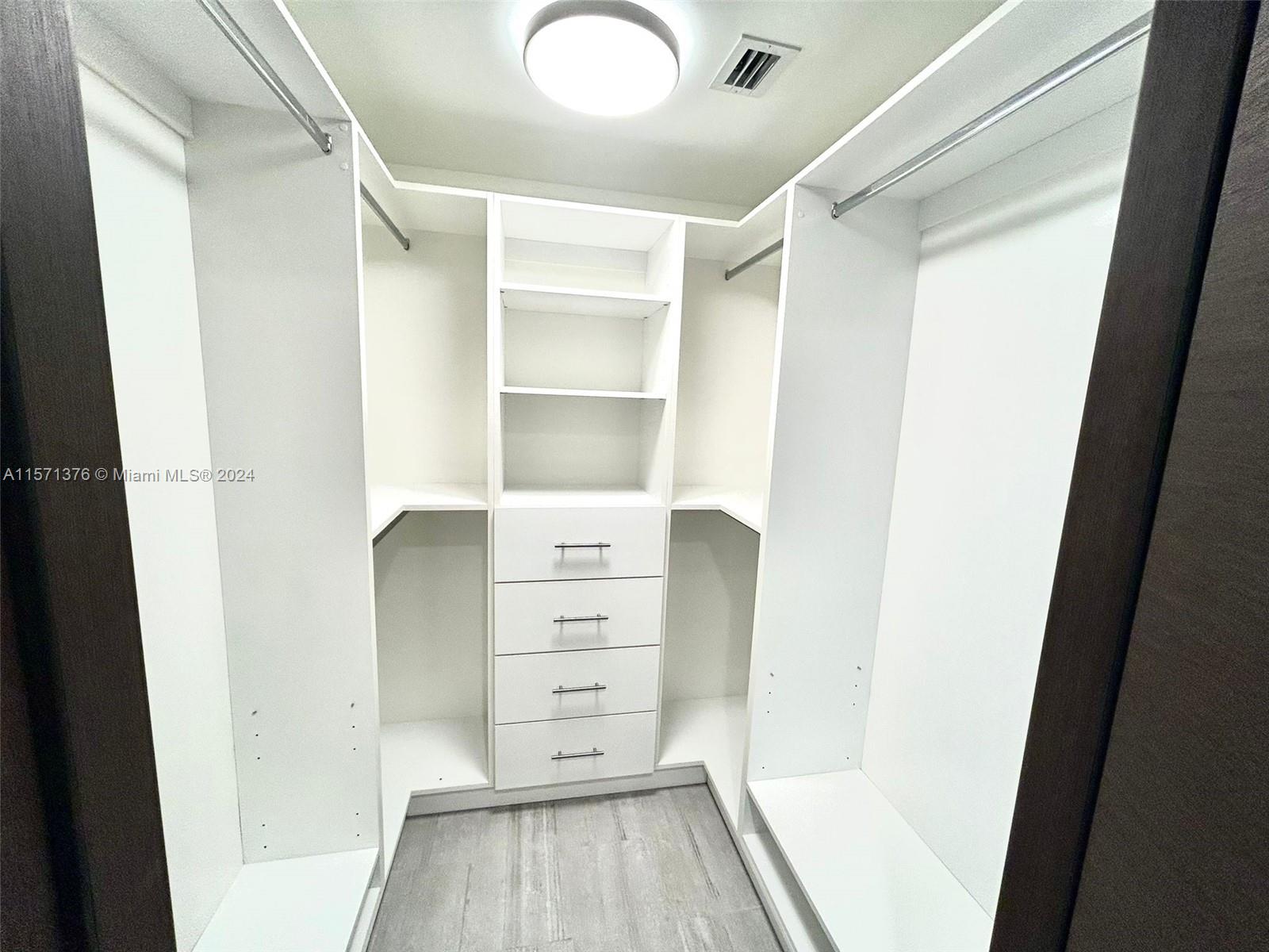 1000 Brickell Plz # 2805