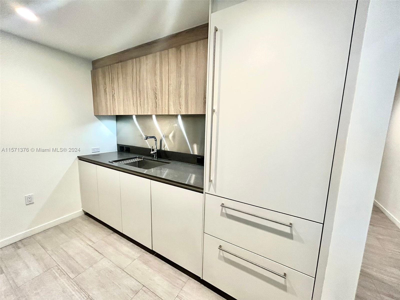 1000 Brickell Plz # 2805