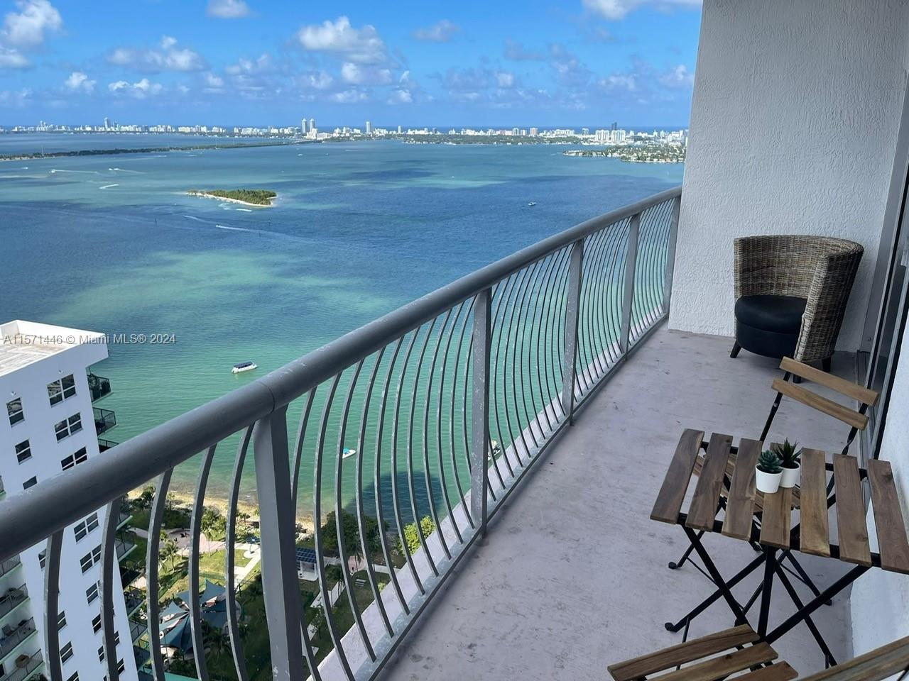 1750 N Bayshore Dr # 4305