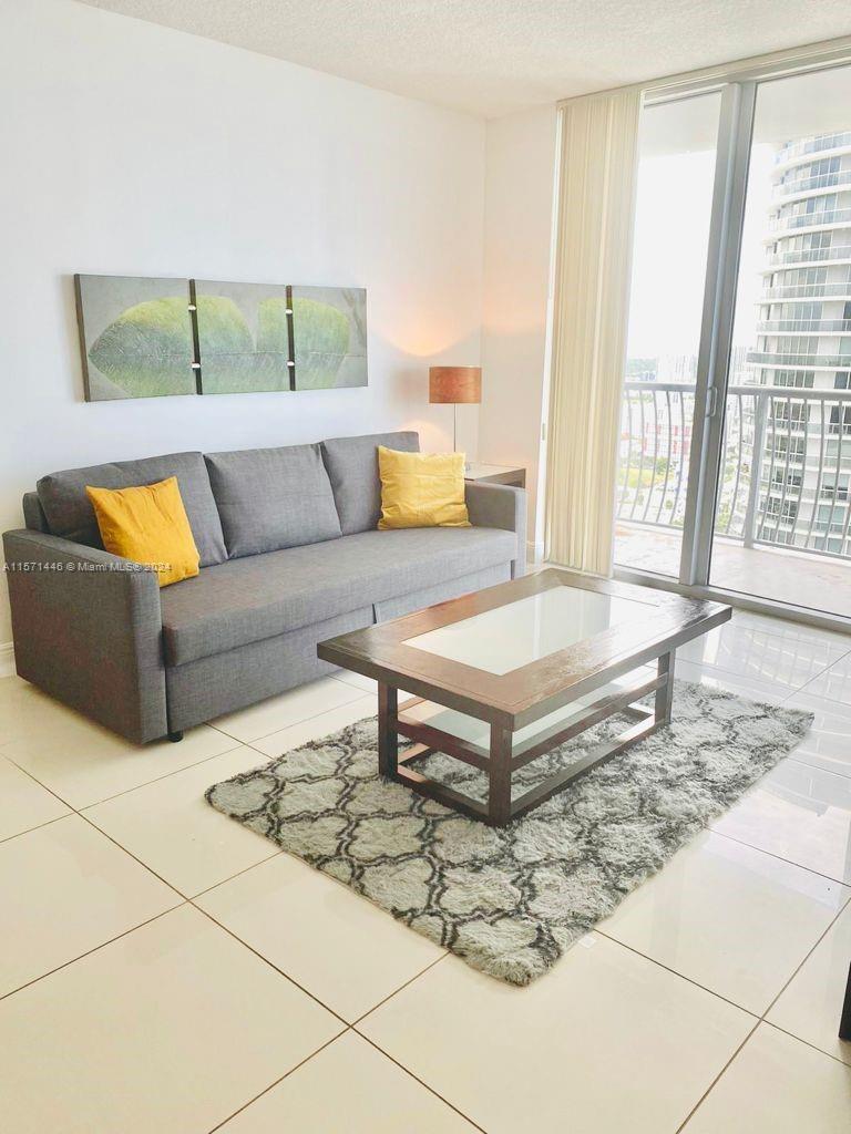 1750 N Bayshore Dr # 4305