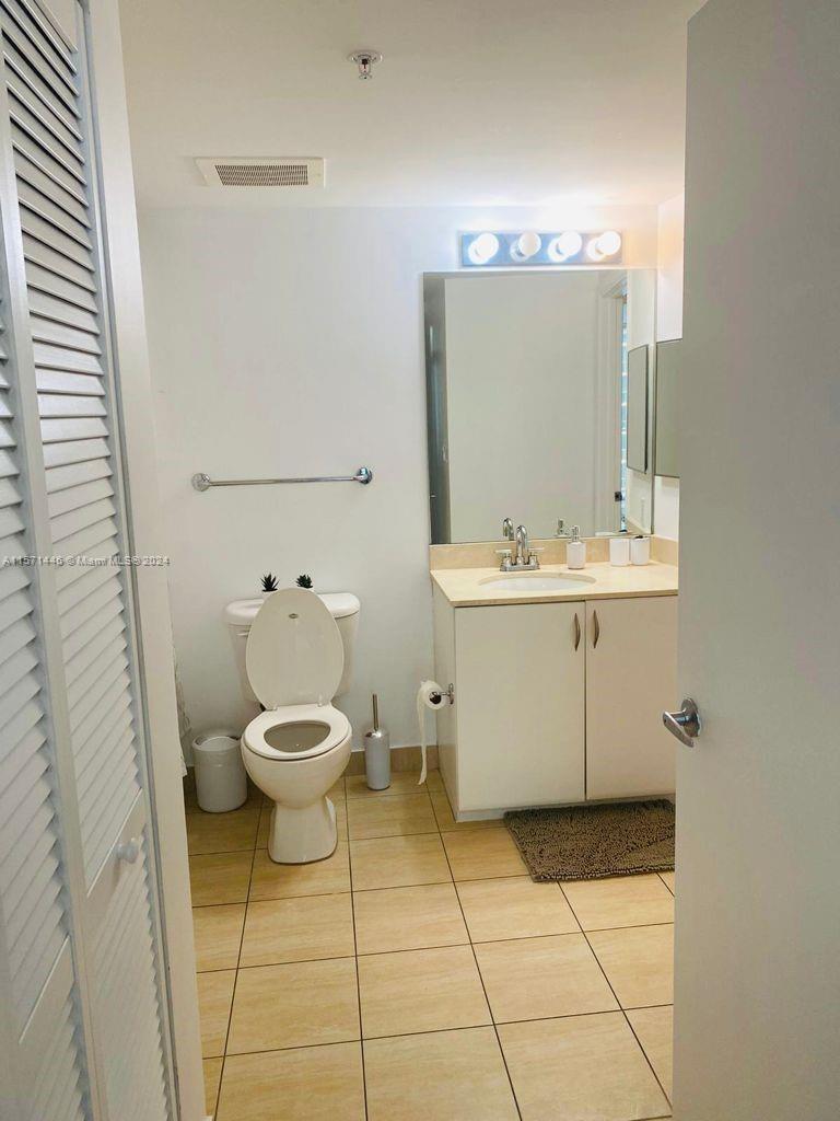 1750 N Bayshore Dr # 4305