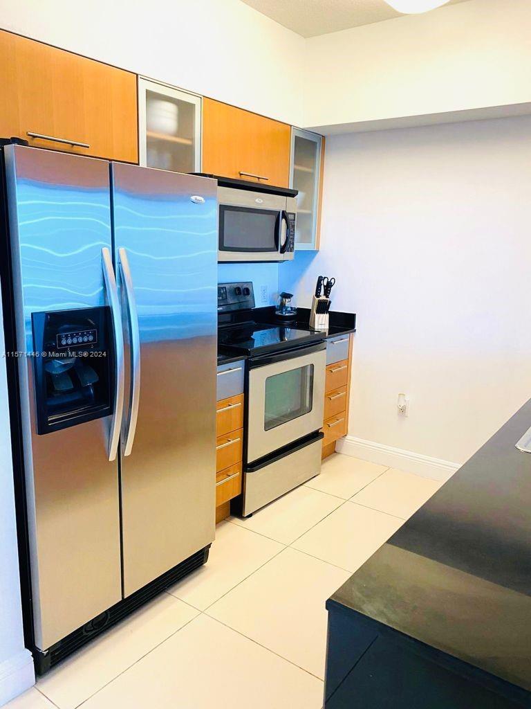 1750 N Bayshore Dr # 4305