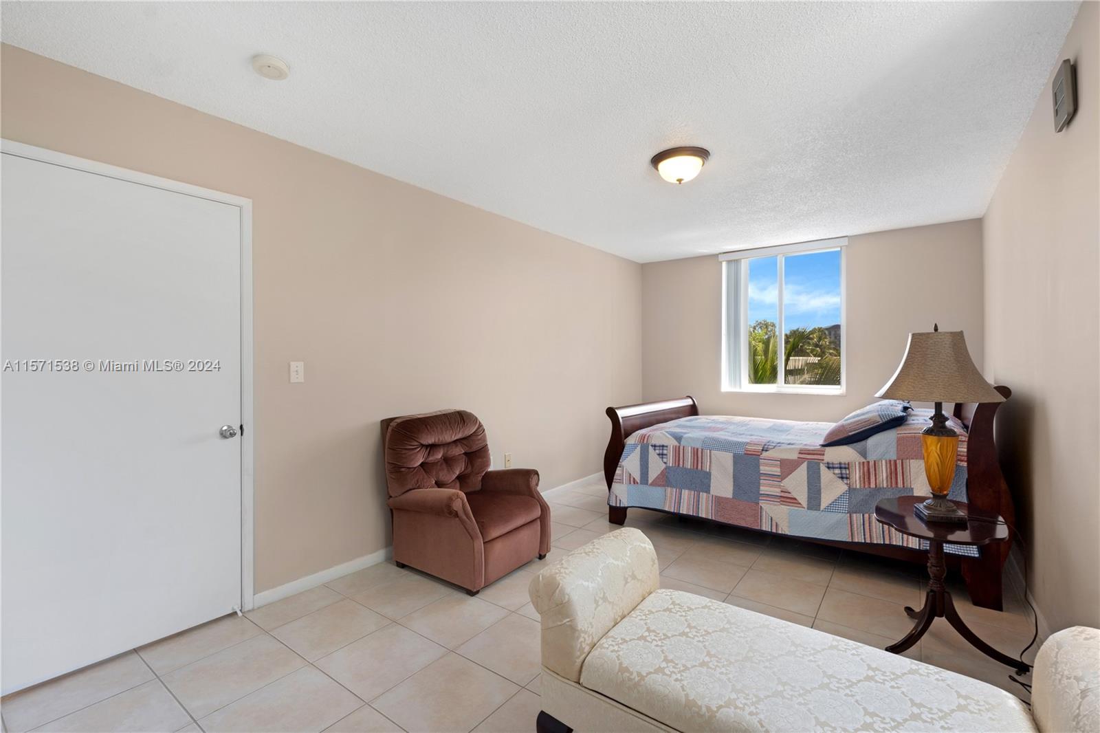 1010 NW 11 St # 301