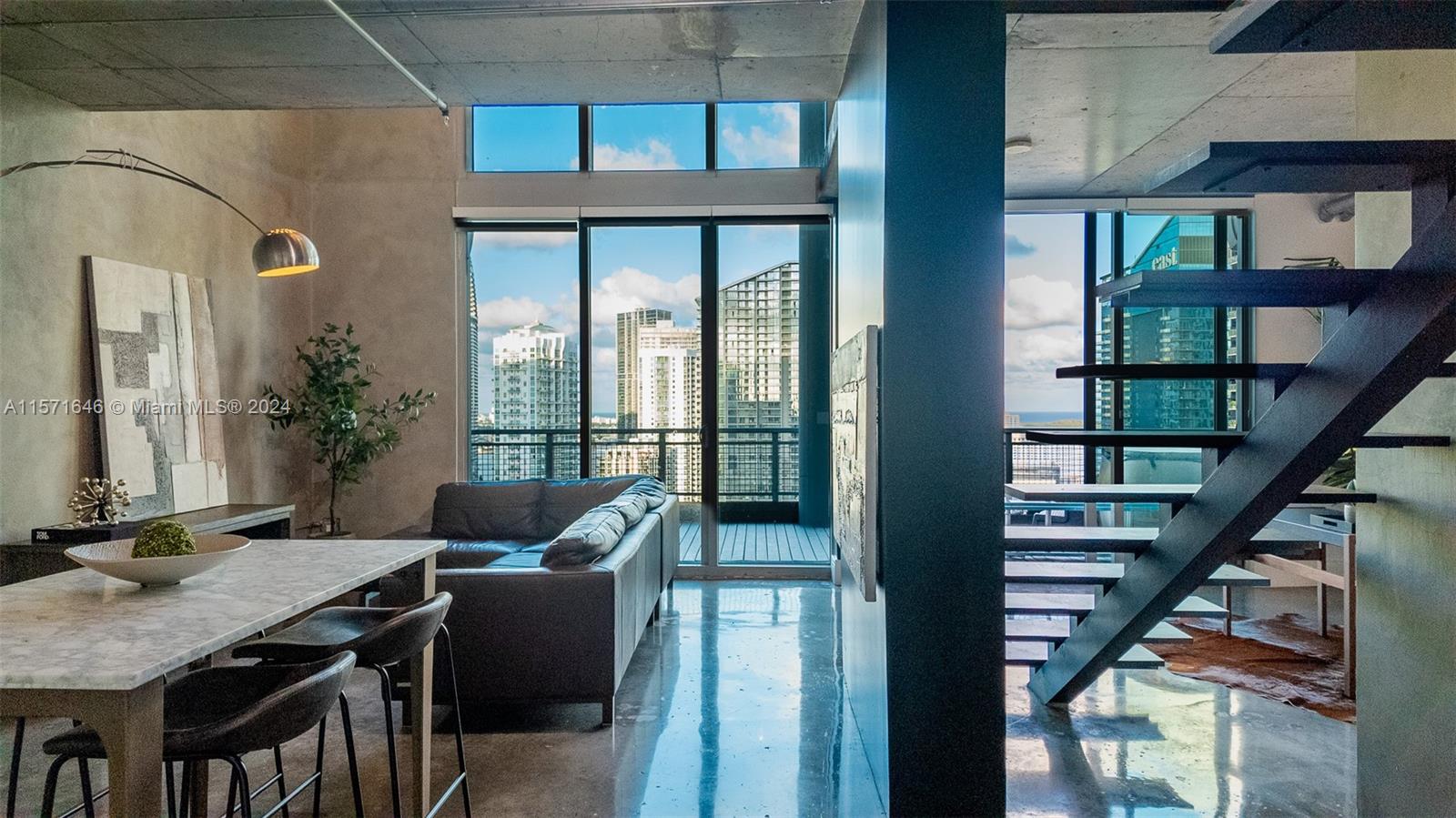 690 SW 1st Ct Unit: PHII12