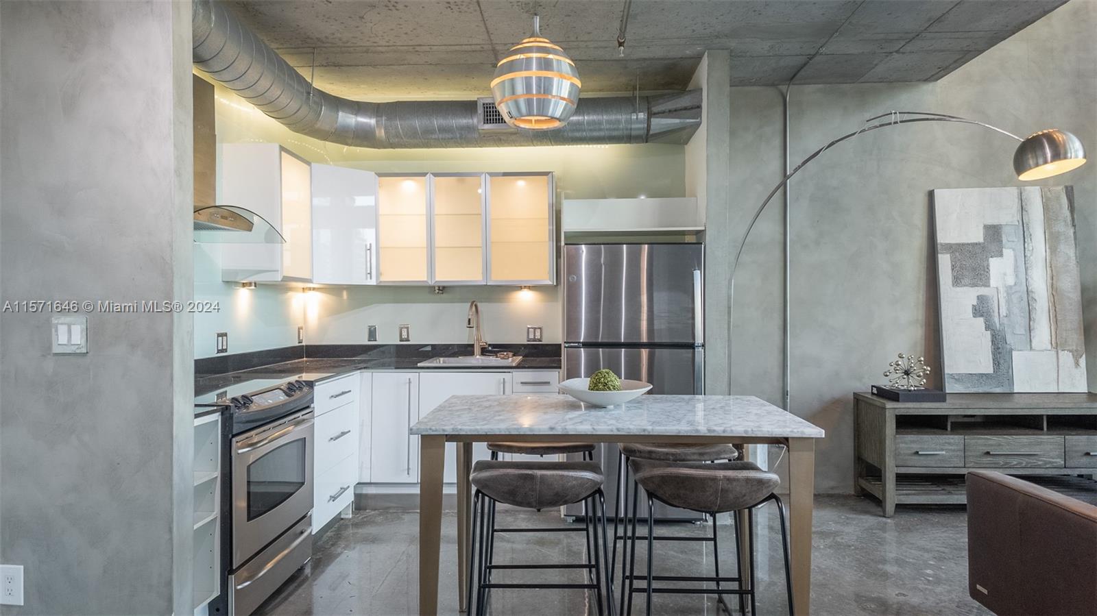 690 SW 1st Ct Unit: PHII12