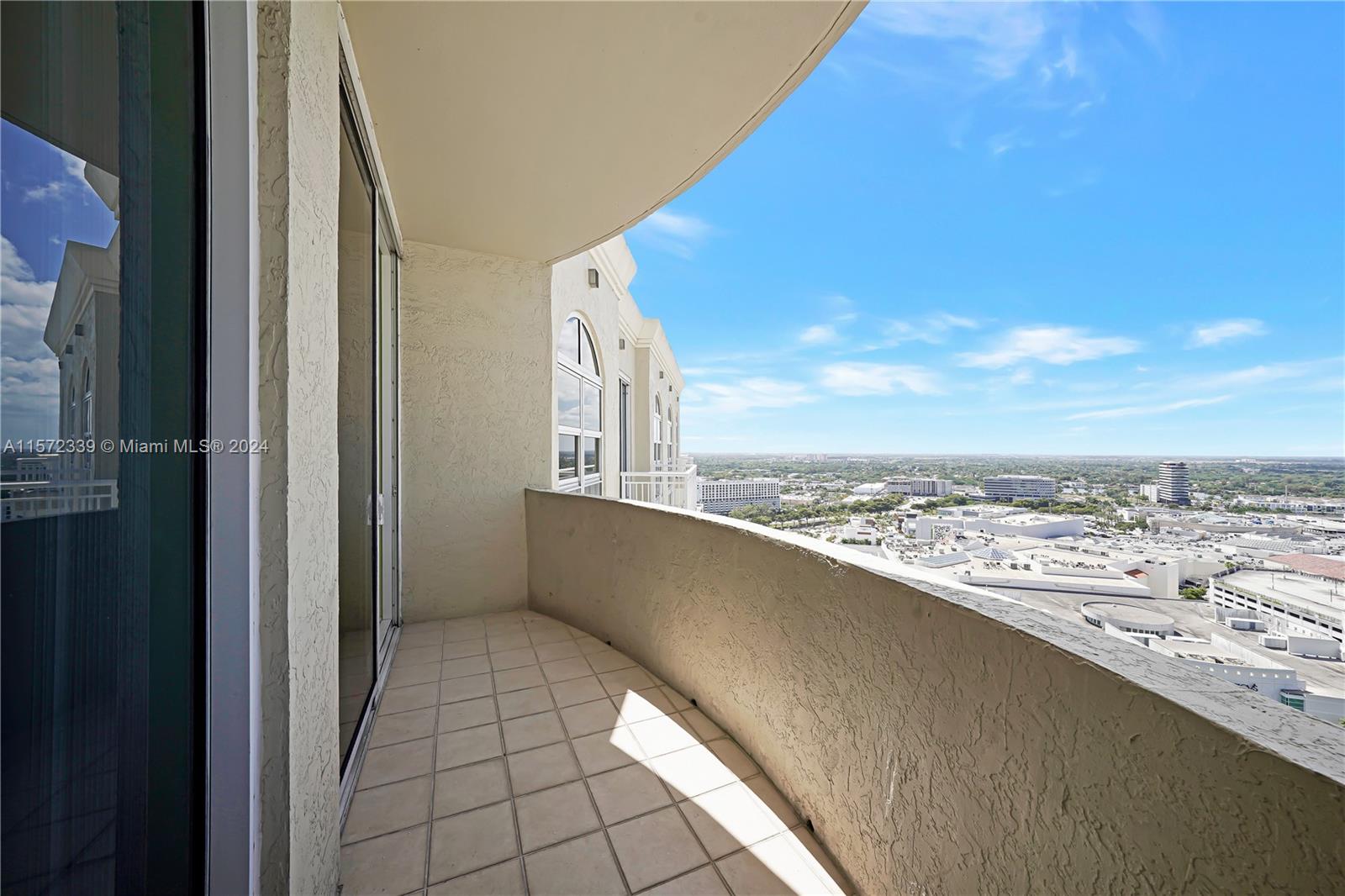 19501 W Country Club Dr # 07 Unit: TS-07
