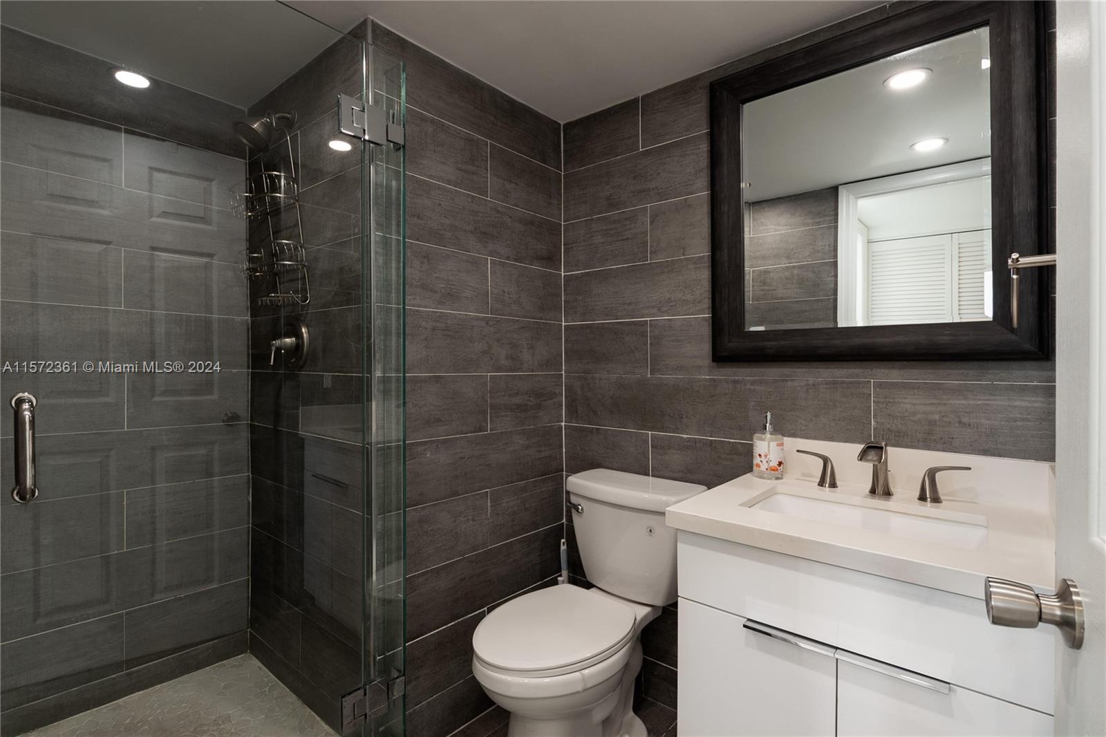 1450 Brickell Bay Dr # 1707